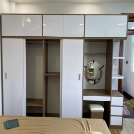 Tủ nhựa cánh lùa kèm bàn trang điểm nhà chị Oanh Q12